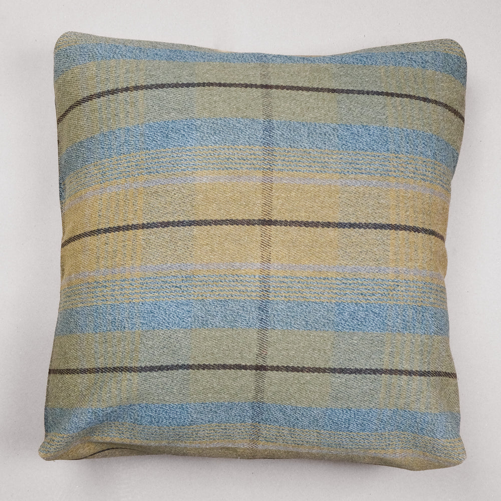 Duncan Macgillivray Pet Bed & Lead