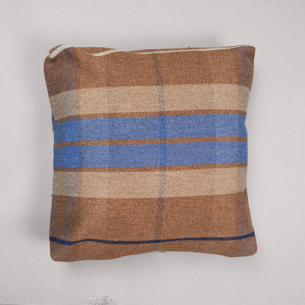 Jamie Fraser Pet Bed & Lead