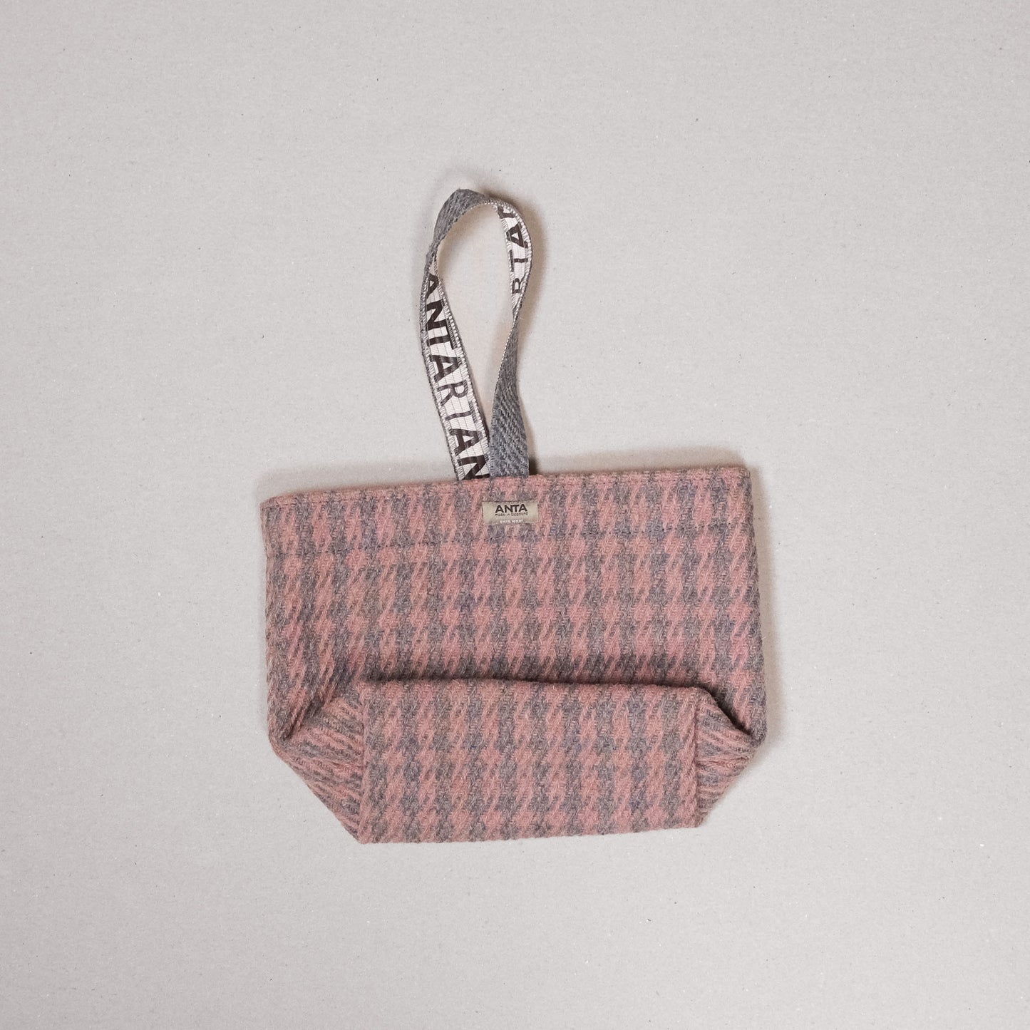Poolewe Hamper Bag
