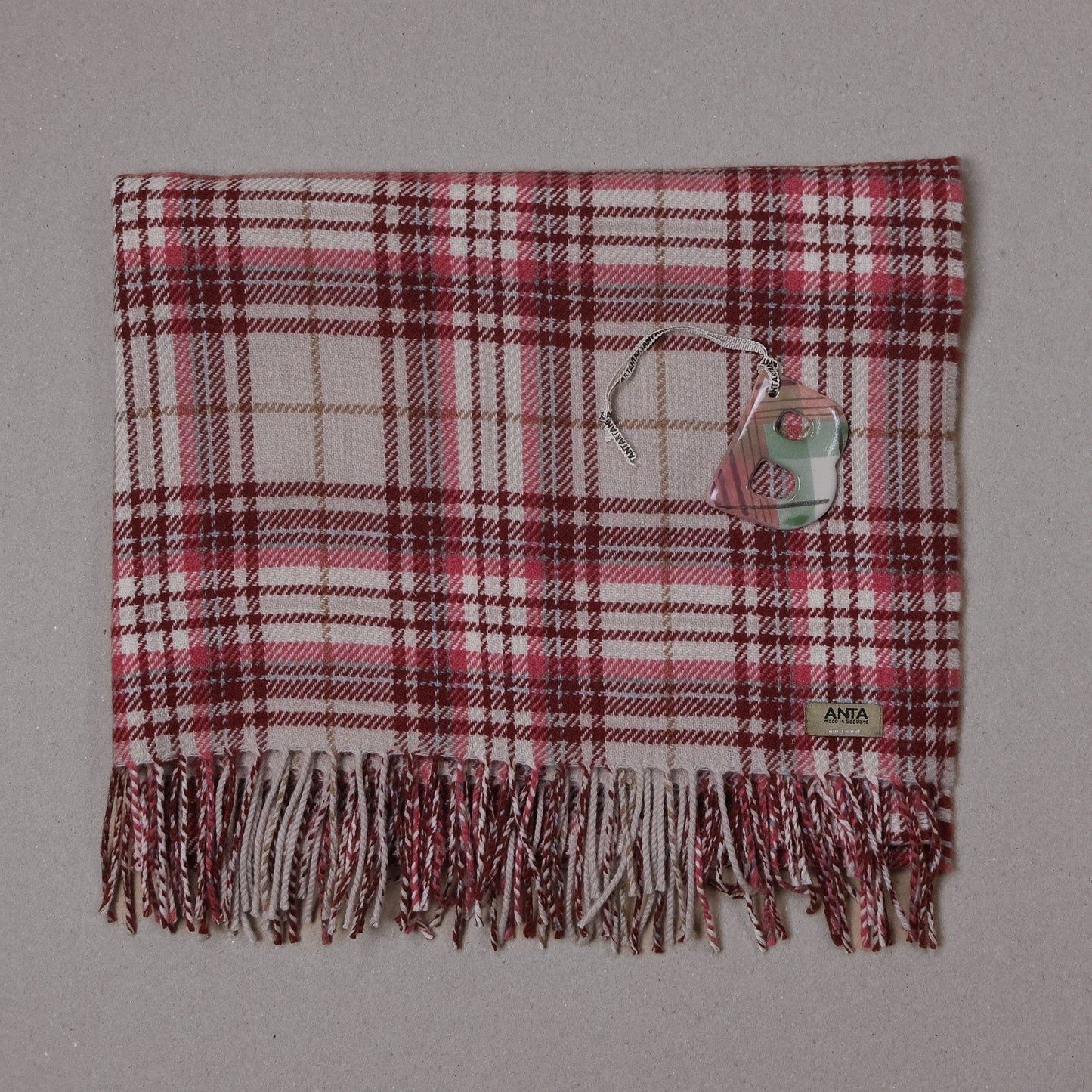 Amelie Baby Blanket & FREE  Ochil Letter Decoration