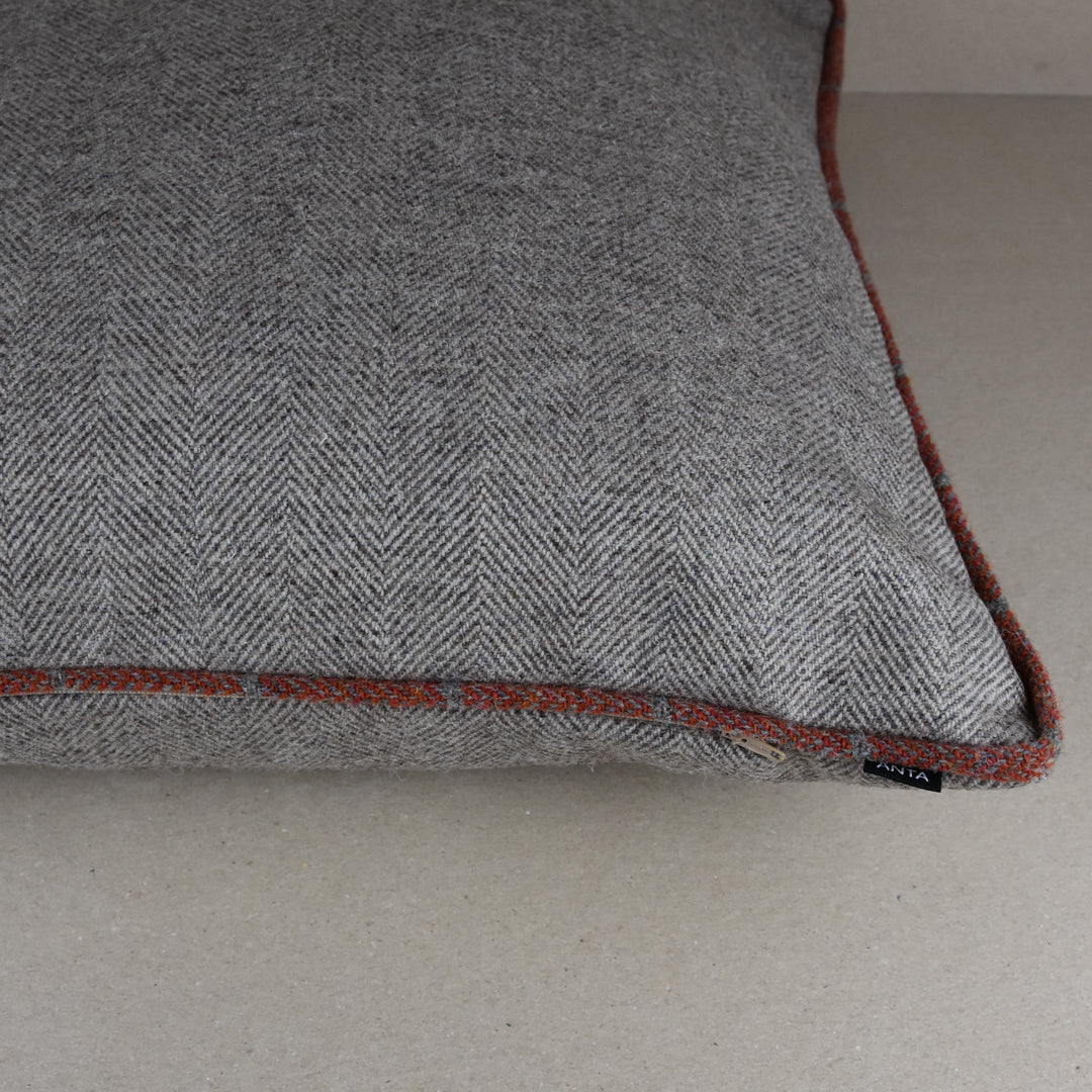 Cygnet Highland Tweed Zip Cushion