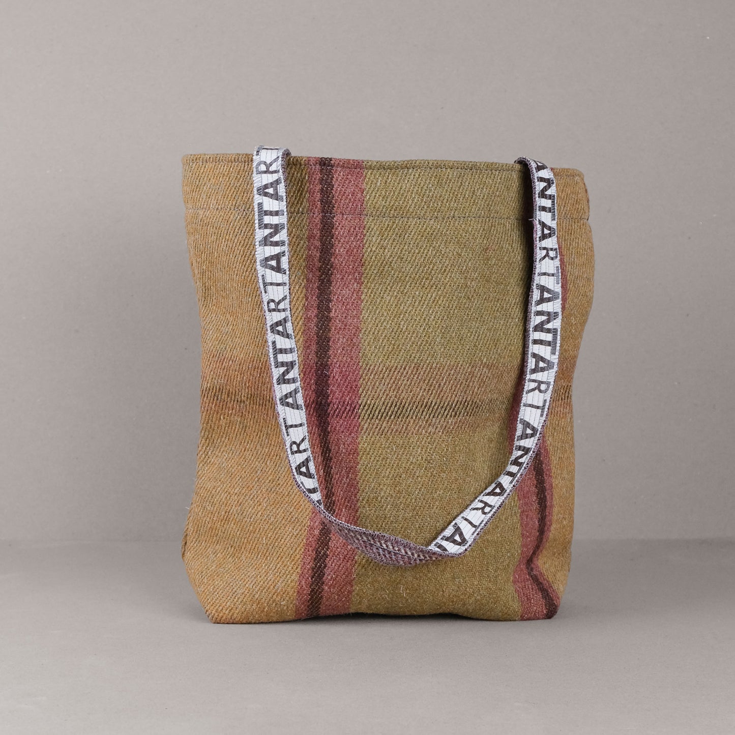 Edzell Carpet Bag