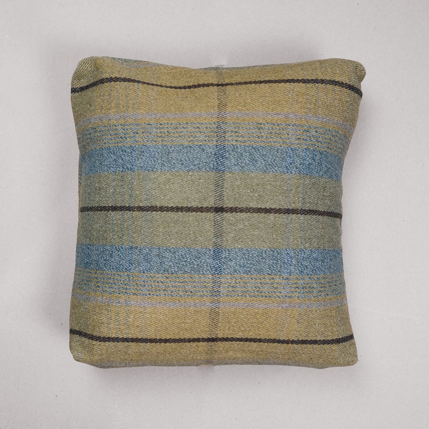 Duncan Macgillivray Pet Bed & Lead