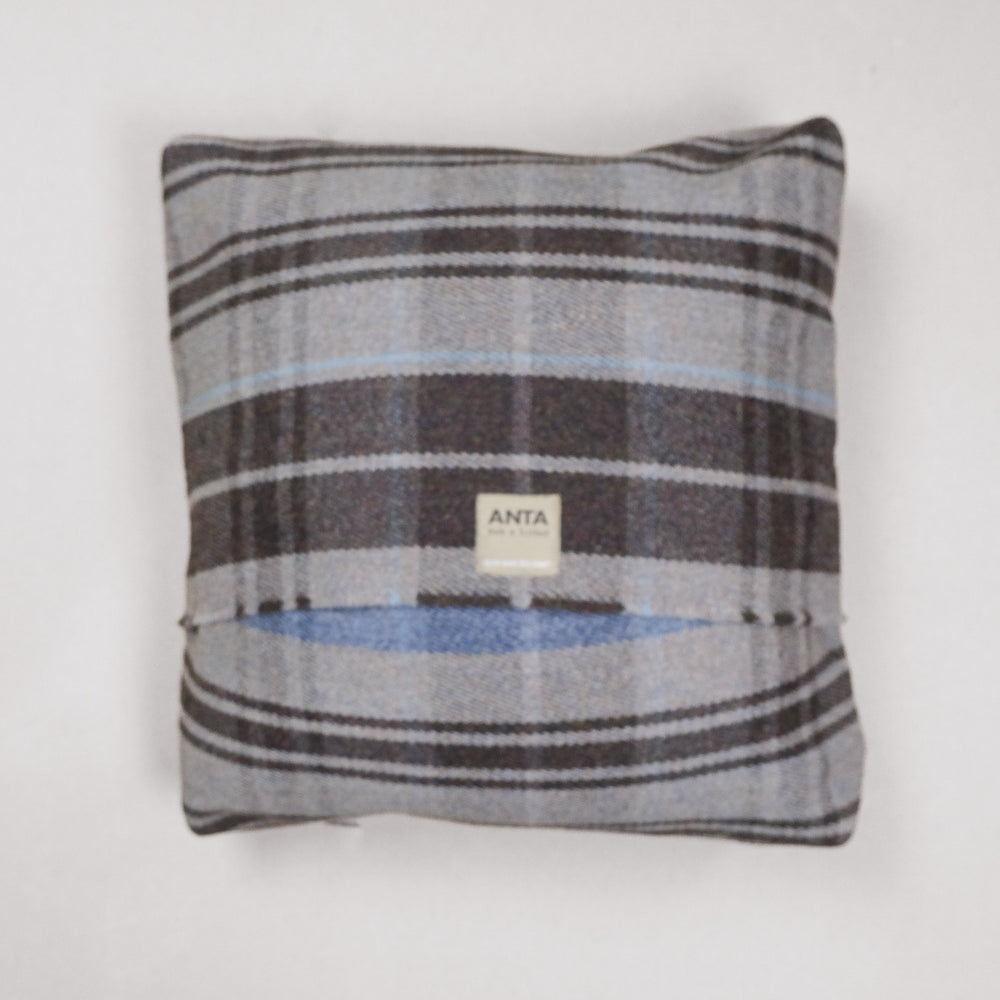 Chris Clunes Pet Bed & Lead