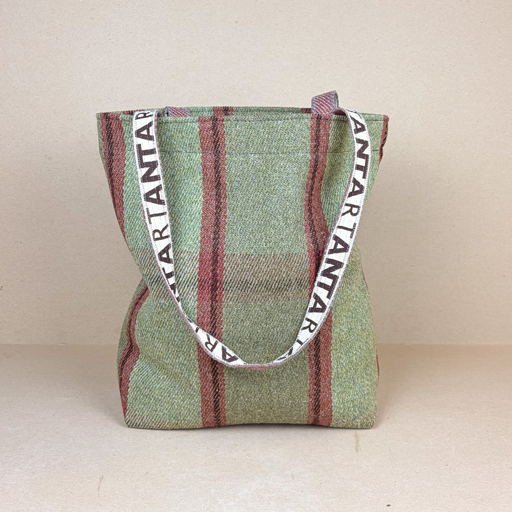 Moniak Carpet Bag