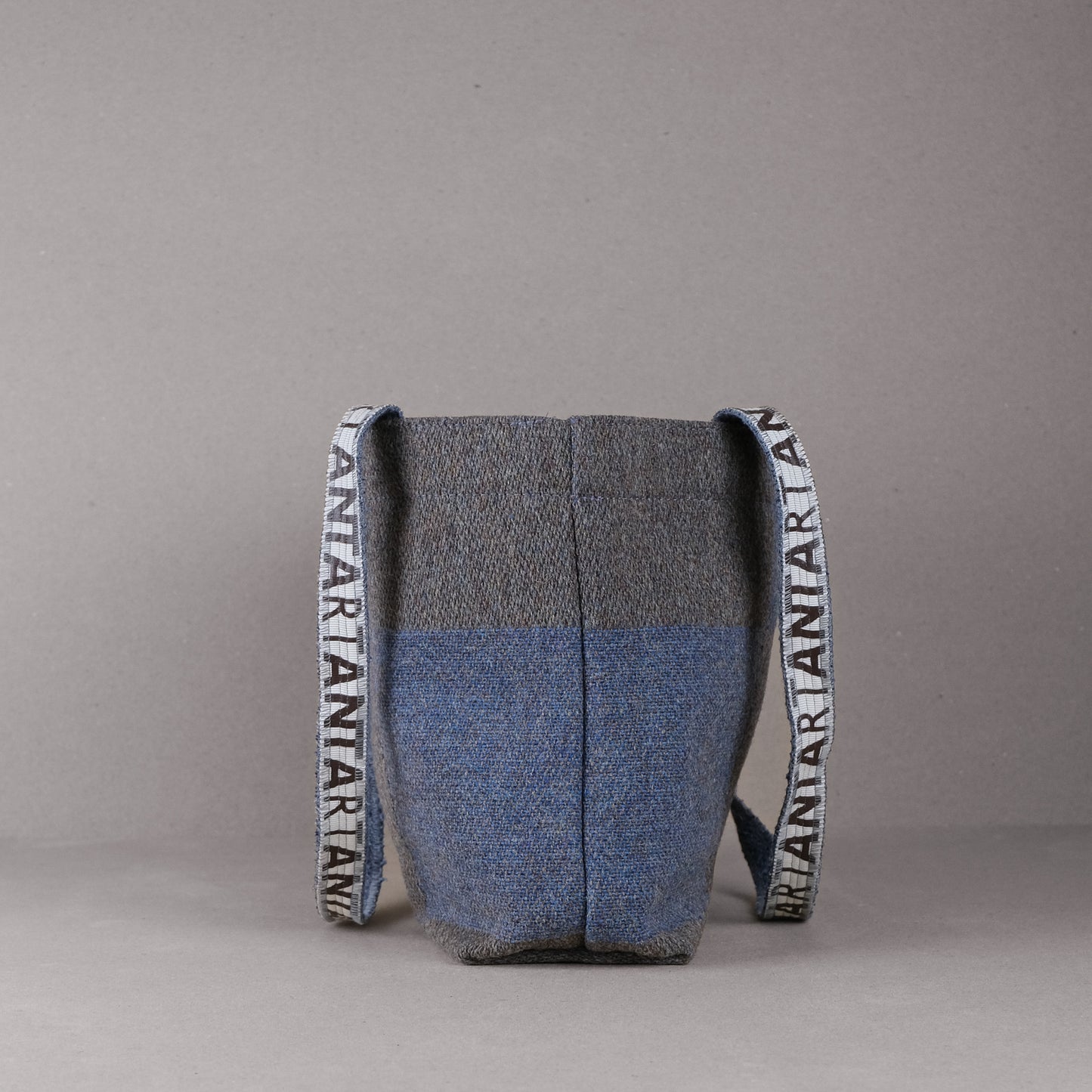 Sapphire Little Shopper