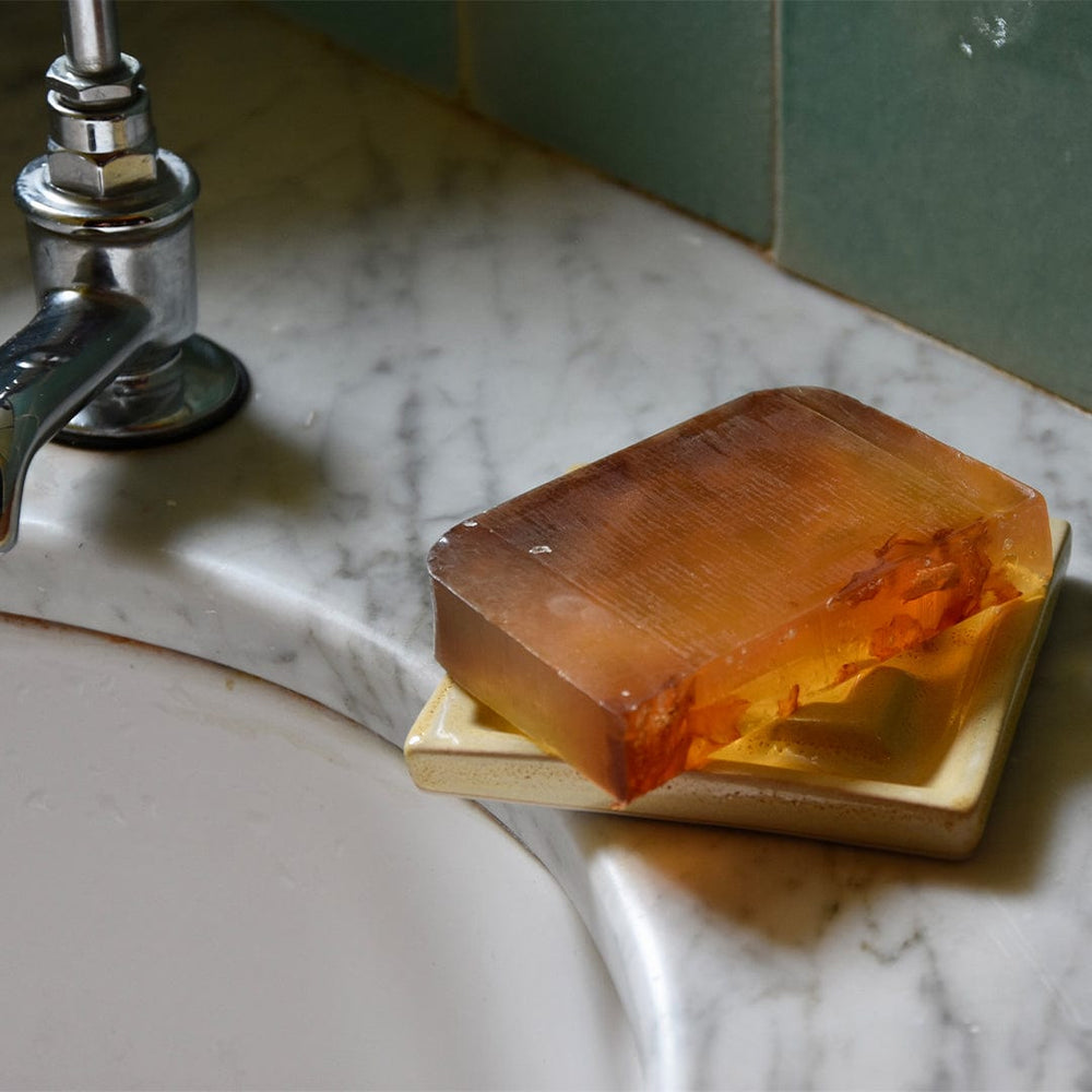 Canary Soap Dish with 2 Bars of Soap
